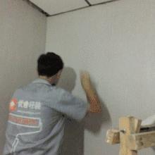 外国小鲜肉只花400元竟然租到了北京二环的房子，然而刚拿到房子的瞬间却差点哭了出来