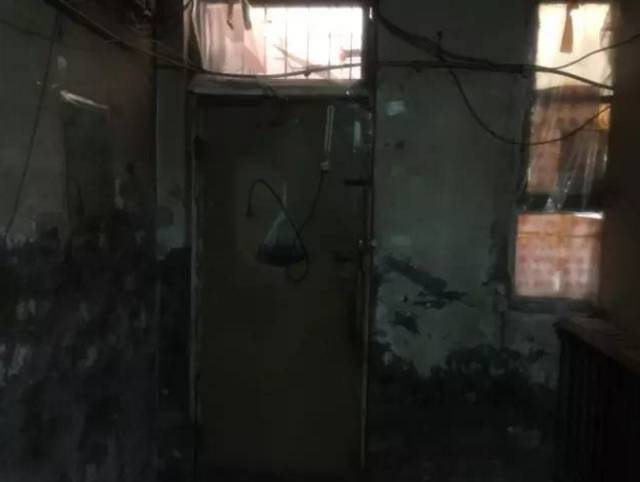 外国小鲜肉只花400元竟然租到了北京二环的房子，然而刚拿到房子的瞬间却差点哭了出来