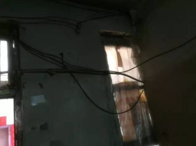 外国小鲜肉只花400元竟然租到了北京二环的房子，然而刚拿到房子的瞬间却差点哭了出来