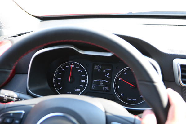 2018年新款名爵zs试驾,外有颜值内有品质