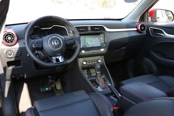 2018年新款名爵zs试驾,外有颜值内有品质