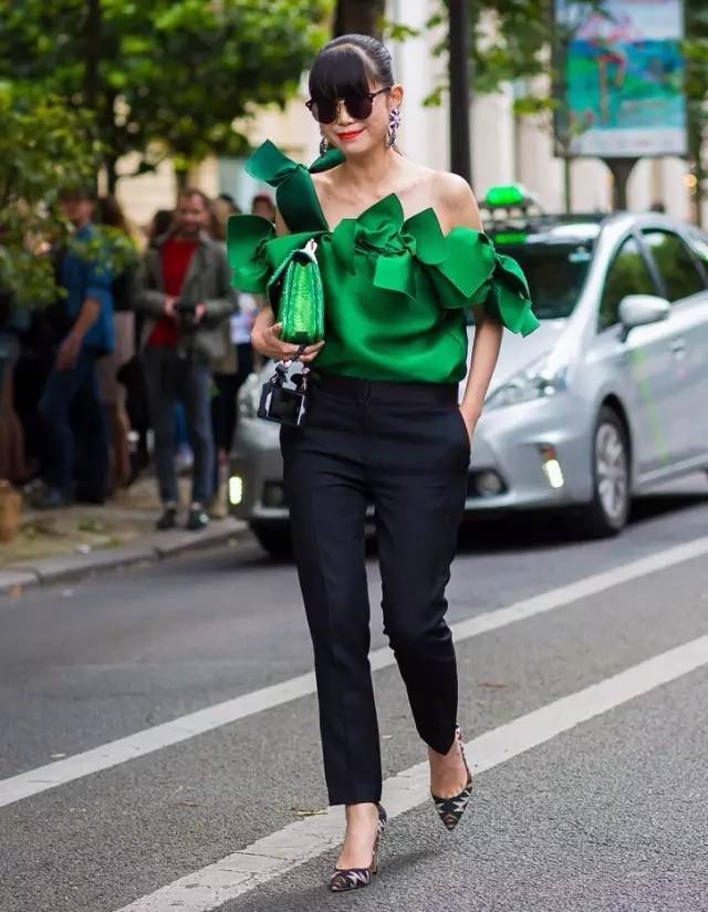 当你说话别人说你是小学生,别人说你说话像小学生