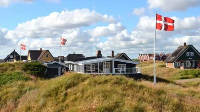 “爱旗成痴”的丹麦人