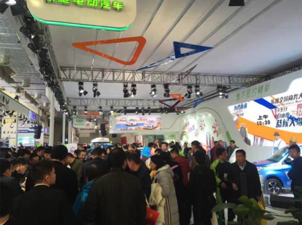 乐唯济南展搞事情,大头鞋锂电版演绎“为锂而来”