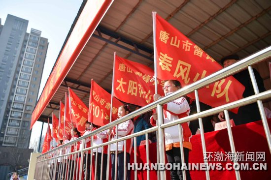 刘赵村小学开展学雷锋活动,唐山雷锋小学春游