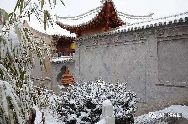 夜游八坊十三巷,雨中的八坊十三巷