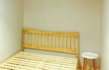 外国小鲜肉只花400元竟然租到了北京二环的房子，然而刚拿到房子的瞬间却差点哭了出来