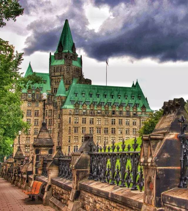 办理加拿大签证最新政策解读,申请加拿大签证录指纹算通过了吗