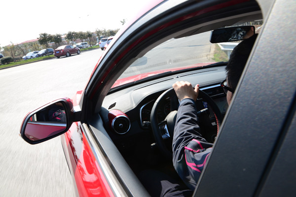 2018年新款名爵zs试驾,外有颜值内有品质