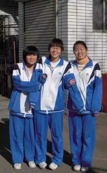 当你说话别人说你是小学生,别人说你说话像小学生