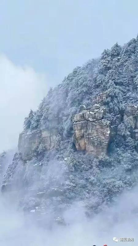 雪竟下得那么认真?居然感动了孟非踏雪来到江西,等不及了快上车