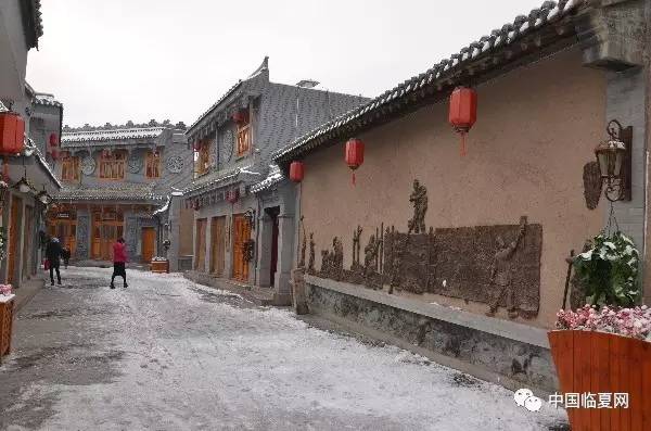 夜游八坊十三巷,雨中的八坊十三巷