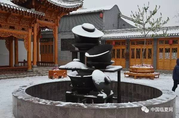 夜游八坊十三巷,雨中的八坊十三巷