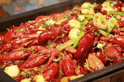 过期的洗发露扔了可惜能干什么用,过期的洗发水可以干嘛用啊