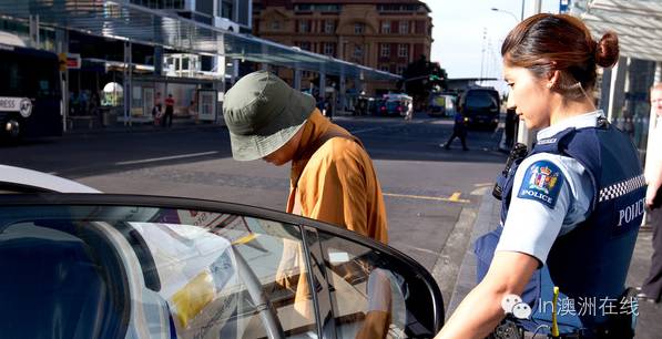 外国假和尚,中国假和尚来国外