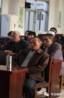 很多好人好事就在我们身边,这些拾金不昧的行为值得点赞