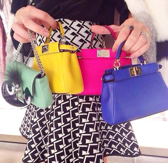 喂，警察叔叔｜这个晒包狂魔的FENDI比FENDI工厂还多