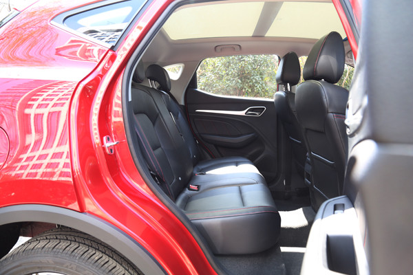 2018年新款名爵zs试驾,外有颜值内有品质