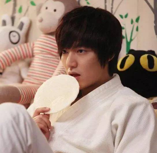 韩剧里的美食你最爱的是哪一款,韩剧中的美食有哪些