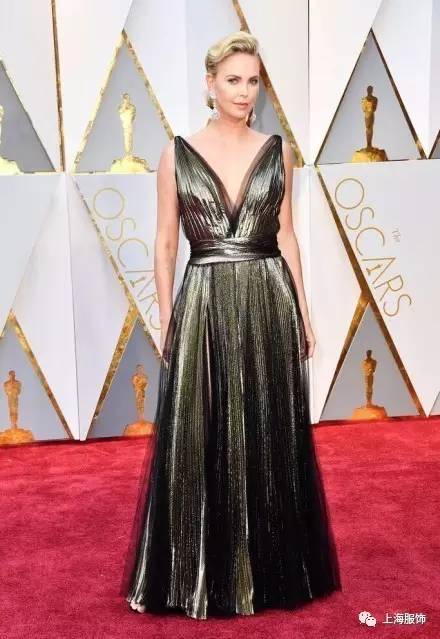 第89届奥斯卡，女神们拼礼服才是正经事！