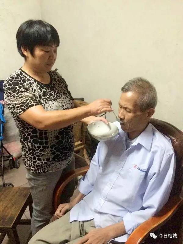 很多好人好事就在我们身边,这些拾金不昧的行为值得点赞