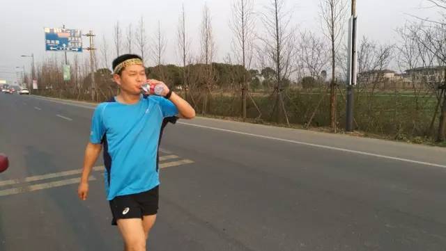 半马比赛请前两天训练,半马赛前业余