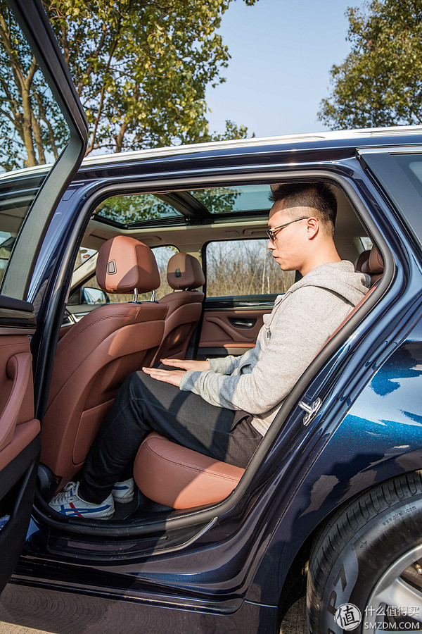 宝马520i旅行版功能,宝马520i和530旅行