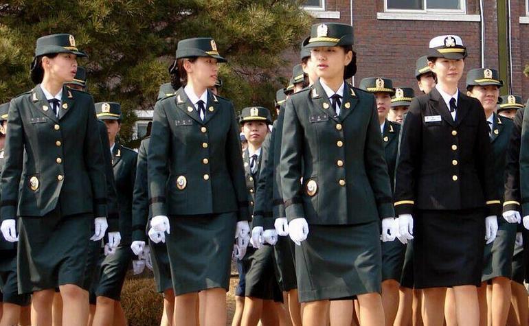 涓嶅悓鍥藉鐨勮嫳濮块鐖界殑濂冲叺,鐩樼偣鍚勫浗濂冲叺鑻卞Э椋掔埥