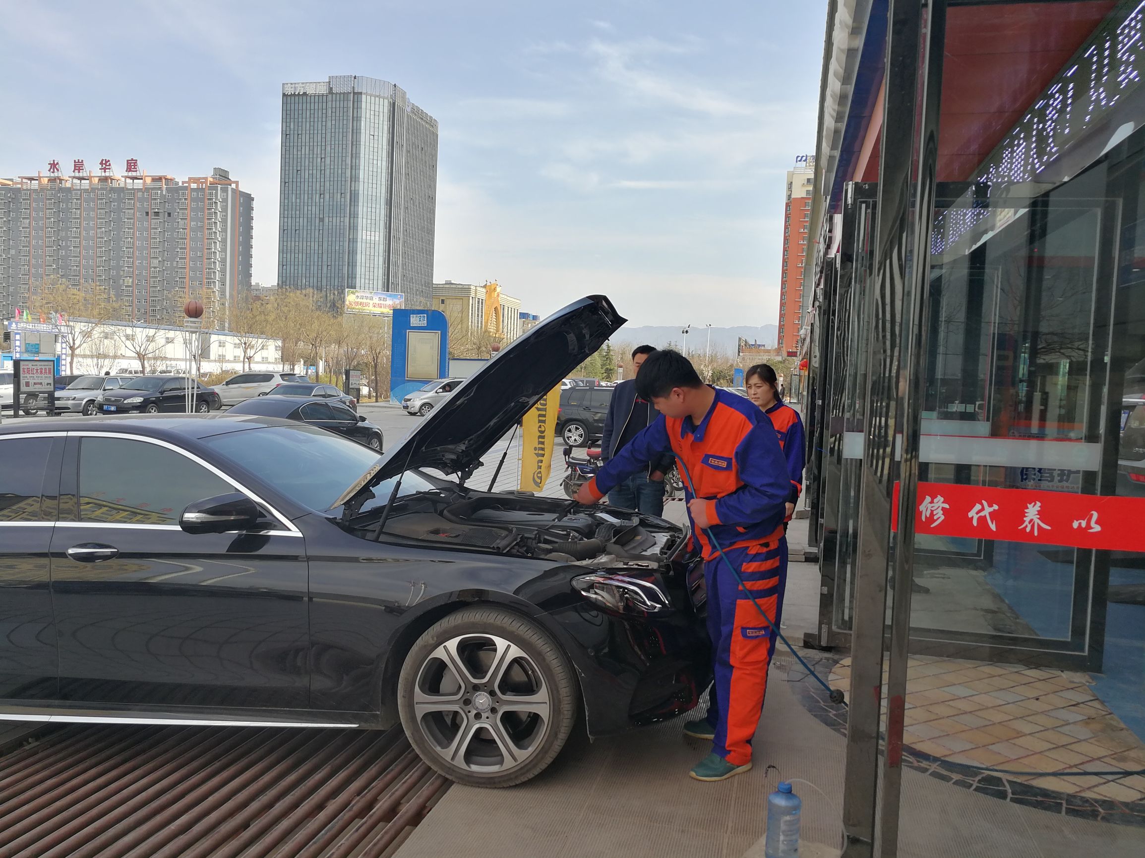 到底要不要在4s店保养车,今天去4s店保养车