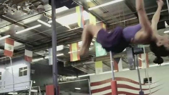 濂冲瓙鐜╁悗绌虹炕鎰忓韬骸,濂冲瓙鐜╁悗绌虹炕鎰忓鎽斾笅灞卞礀鍚庣画