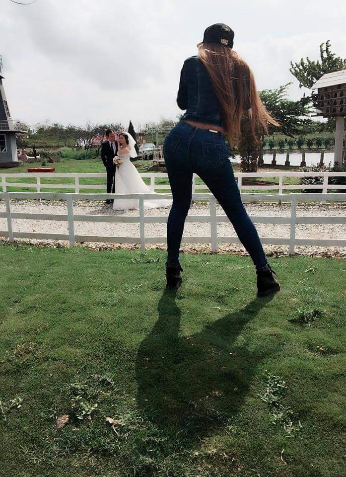 女摄影师的艰辛,90后女摄影师的工作日常