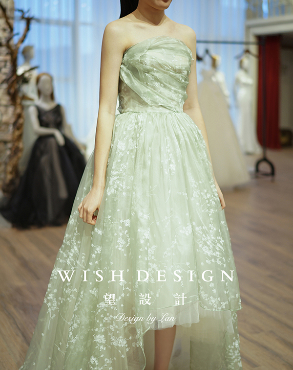 总有一款婚纱不动声色的惊艳到你,总有一款婚纱不动声色地惊艳到你