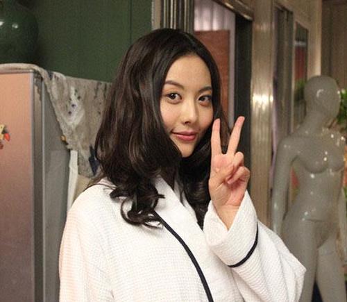 还没谈恋爱给女生买lv包正常吗,送女友lv包分手