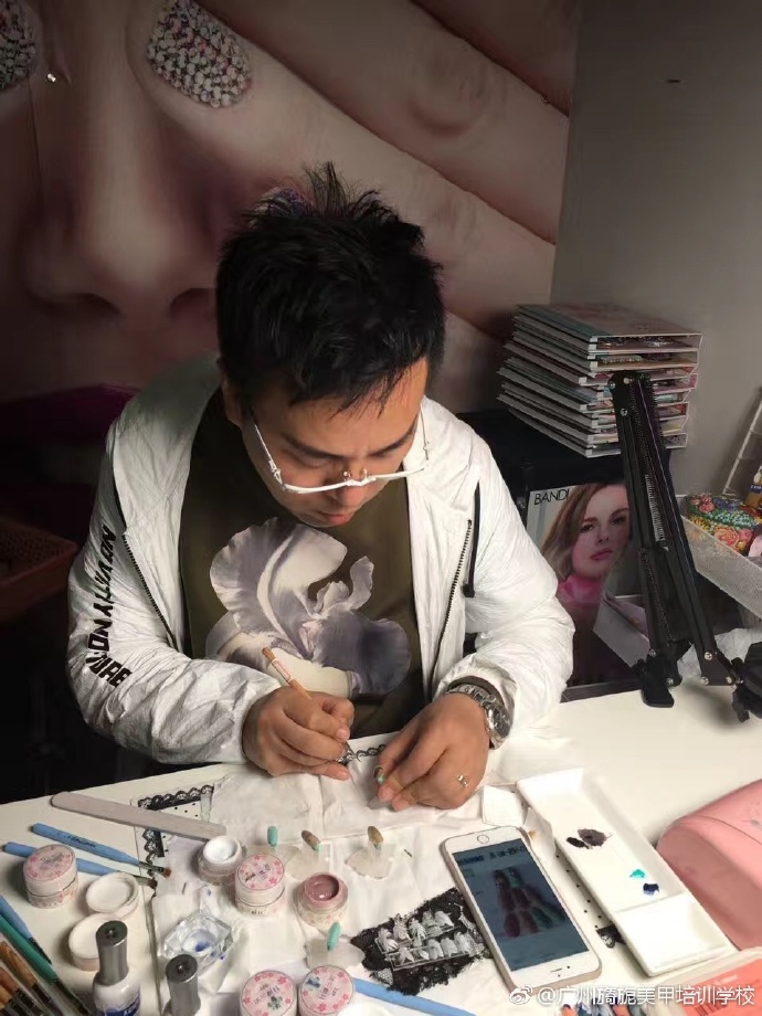 怎样才能让美甲保持得更久,海底捞做的美甲能保持多久