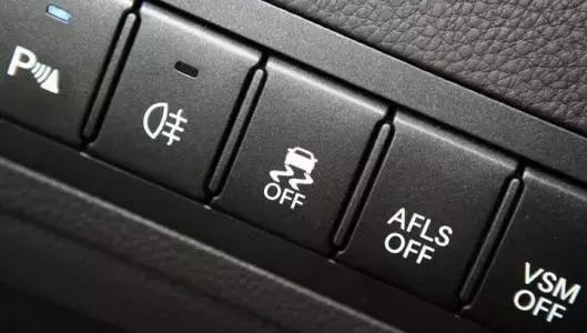 烧胎起步吓人,烧胎起步的原理