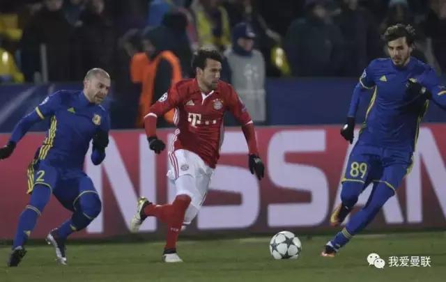 曼联飞3012千米后发现：又遇上“鸟巢“球场！穆帅发布会怒了