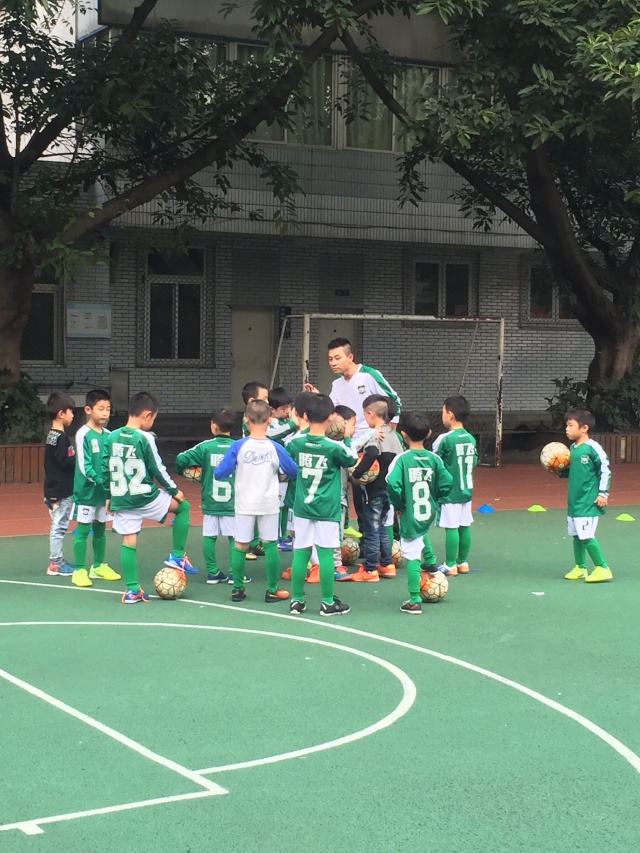 校园足球场地缺少问题,校园足球整体解决方案