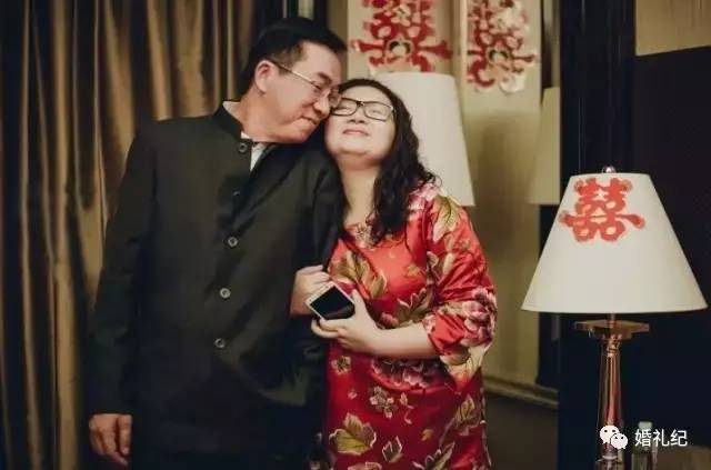 刘诗诗礼服陈妍希礼服,陈妍希陈晓婚礼母亲致辞