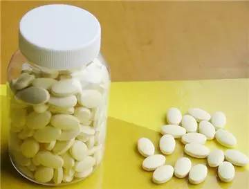 孩子缺不缺锌查什么,小孩每年需要补钙铁锌硒吗