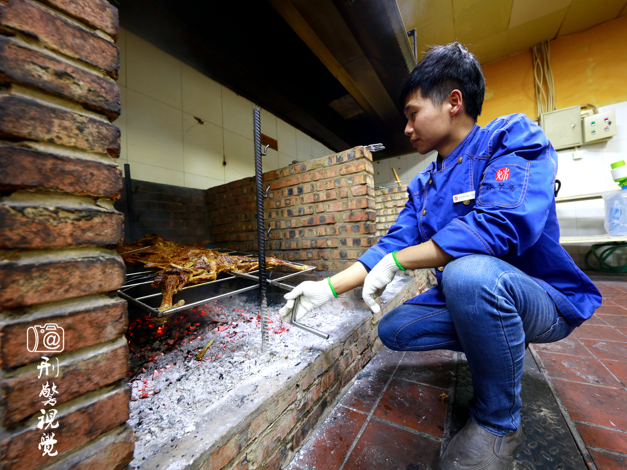 蒙古烤全羊的正宗配方,碳烤全羊的绝密配方