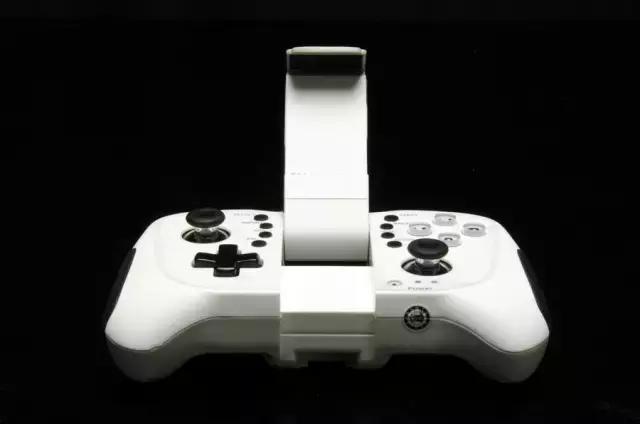 某男子竟然用“它”上王者和妹纸-撸虎水货