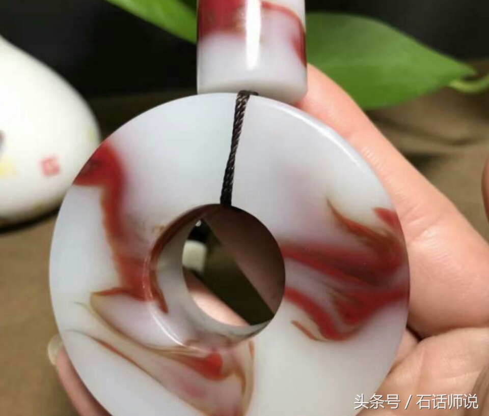 外蒙料七彩玛瑙鸡血玉贵吗,鸡血红玛瑙