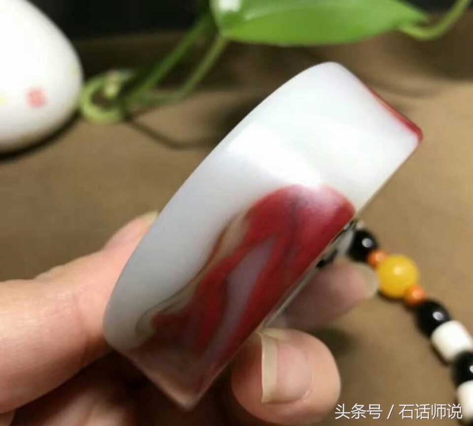 外蒙料七彩玛瑙鸡血玉贵吗,鸡血红玛瑙