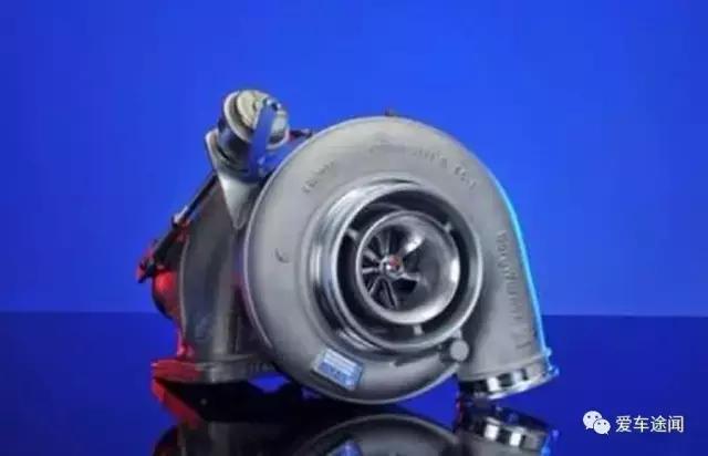 为什么有些车的引擎盖那么重,为什么有的车引擎盖下面还有一层