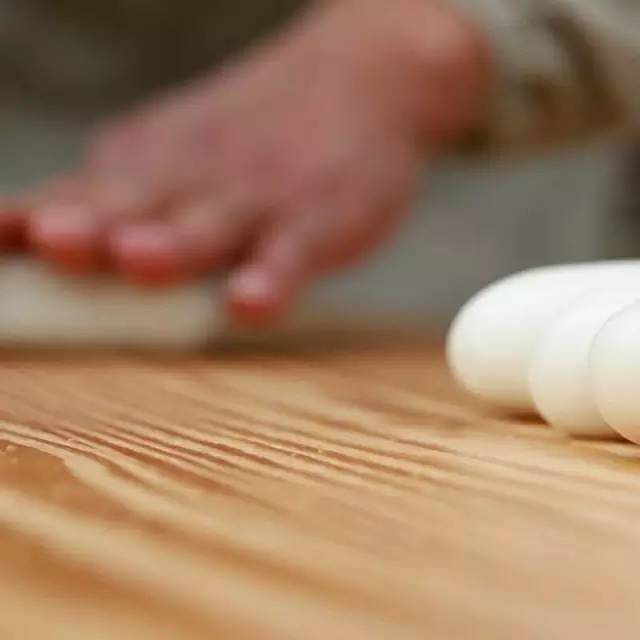 80后老师辞职回乡创业,80后教师辞职卖肉夹馍