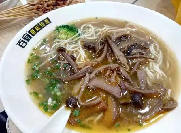 广州人均几十元吃到扶墙走的火锅,人均不到20就能吃撑的老店铺