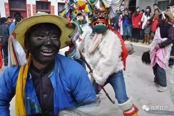 他们是古代白马氐的后裔，没有文字，傩舞“池哥昼”却让世人惊艳