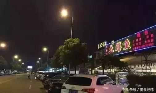 成都周边比较火的夜市,成都最受欢迎的接地气的夜市