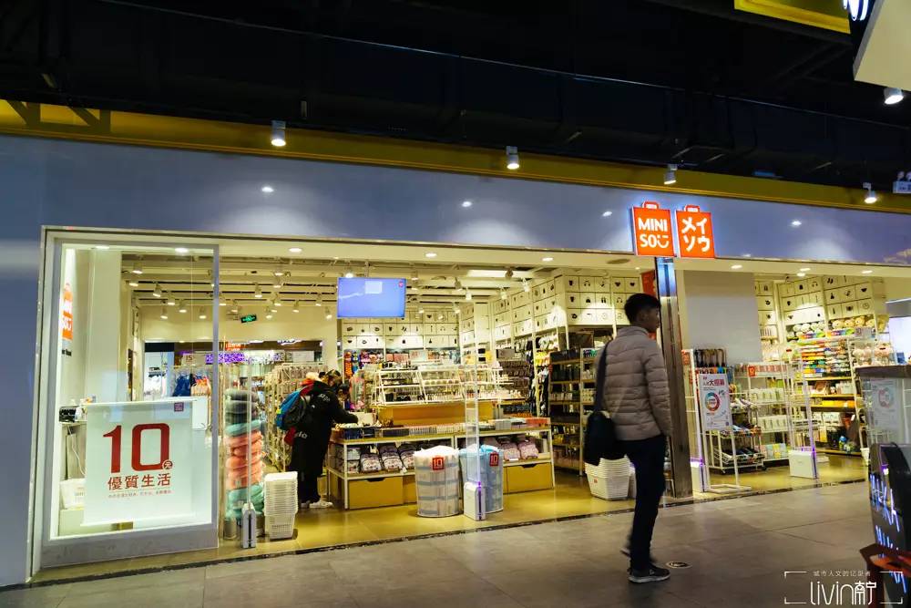 沉浸式逛南宁朝阳百货商店视频,南宁朝阳地下商业街人流