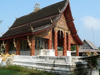 老挝街边的野生蜂蜜,老挝原始森林中纯天然野生蜂蜜